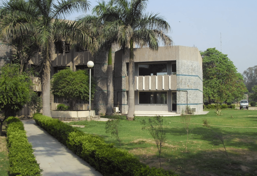 AJNIFM Campus photo 2